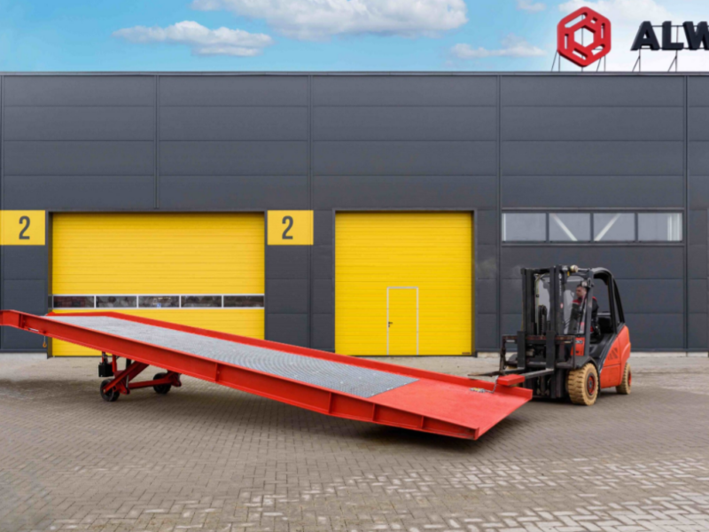 Advantages Comparison of Mobile Loading/Unloading Platforms And Fixed Ramps